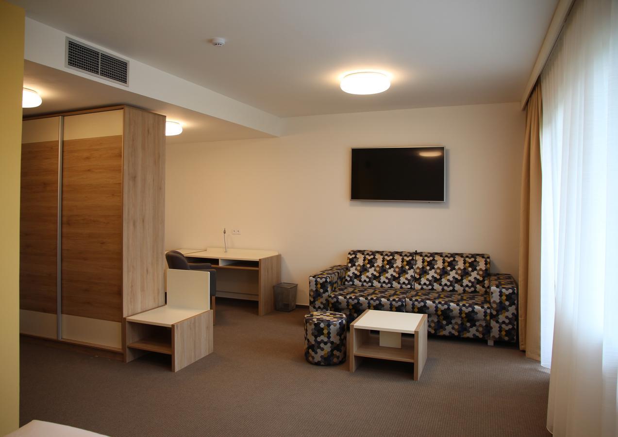 Hotel Devitka 亚诺夫 外观 照片